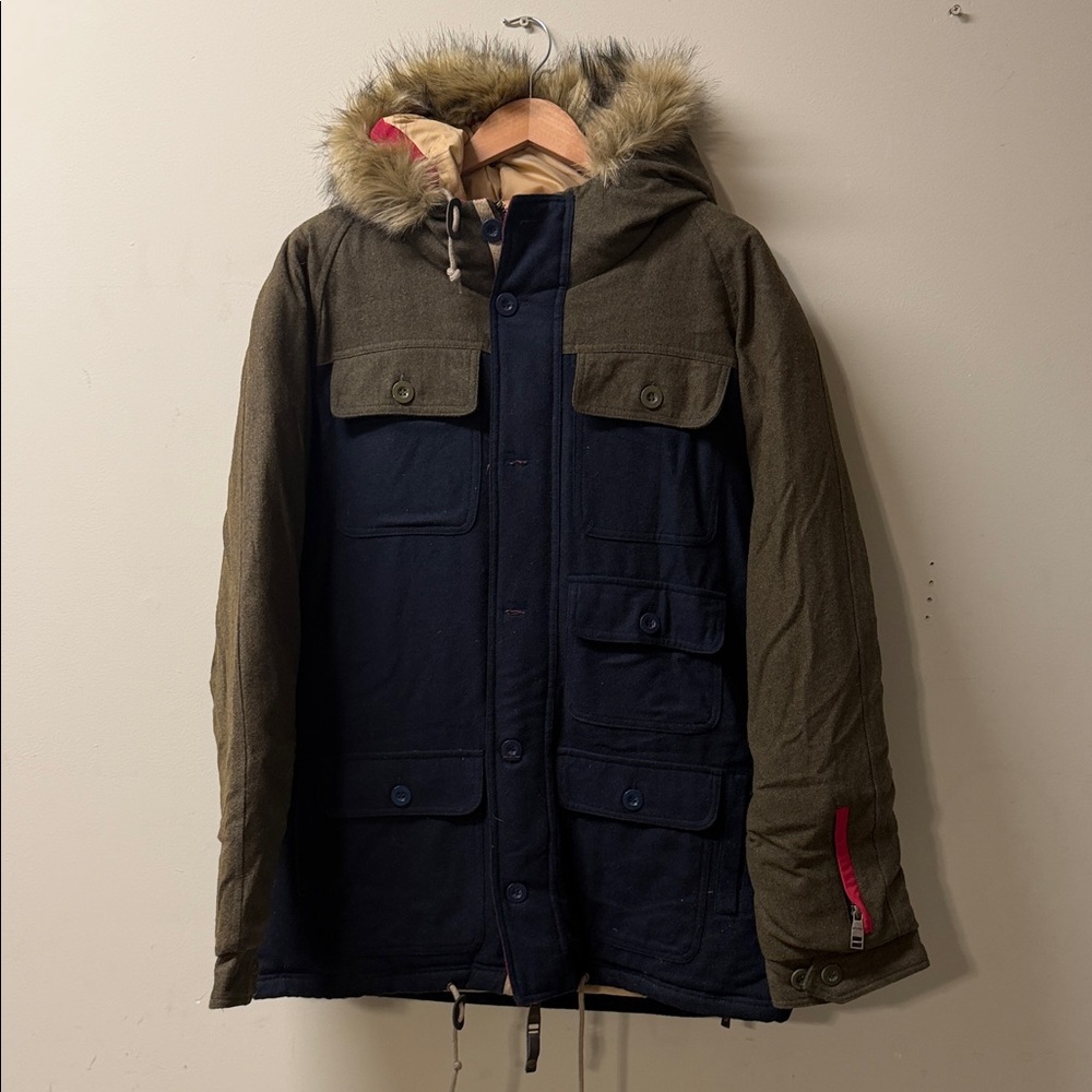 Men's Staple Two-Tone Navy and Olive Parka Jacket with Faux-Fur Hood Size L.